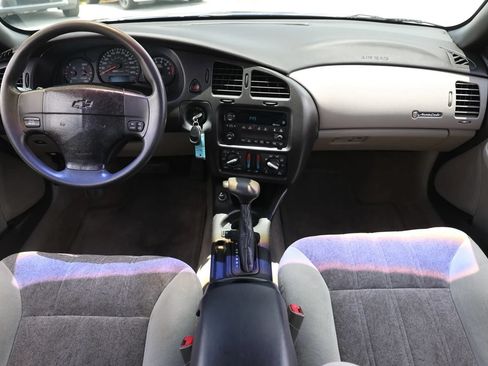 Used 2002 Chevrolet Monte Carlo LS w/ Preferred Equipment Group 1 FWD image 2