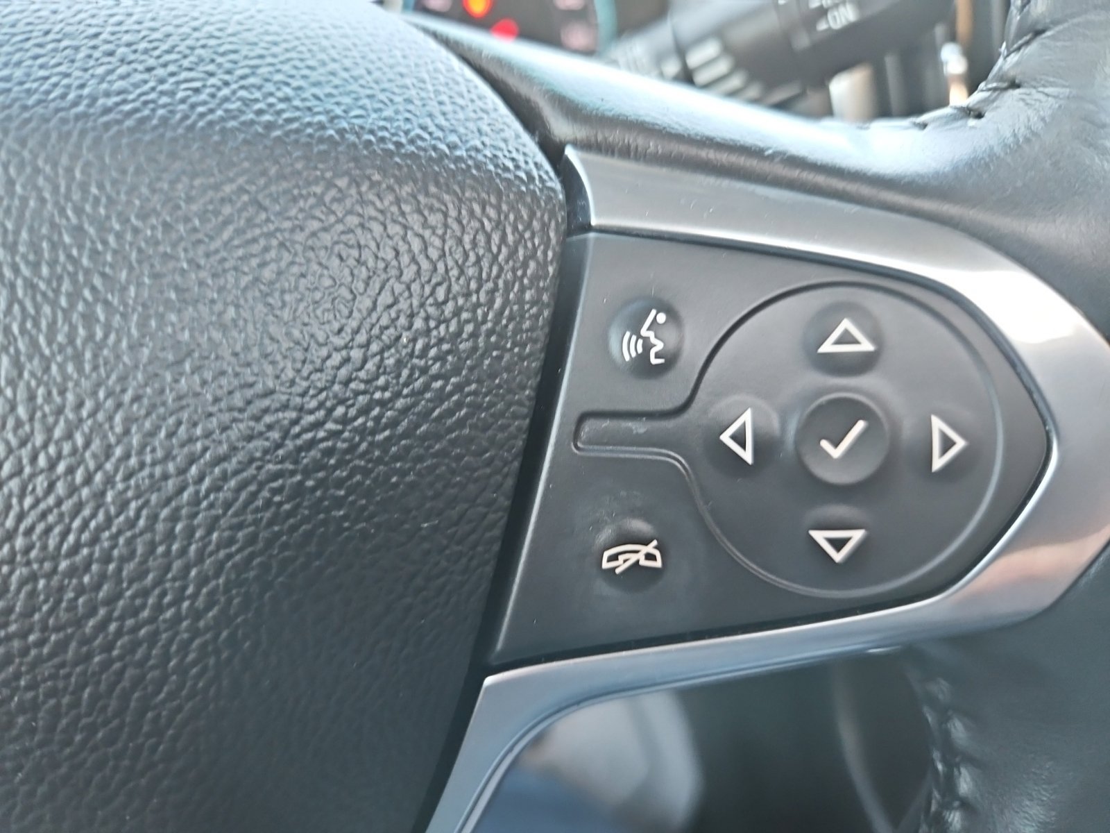 Used 2021 Chevrolet Traverse LT w/ LT Premium Package FWD image 38