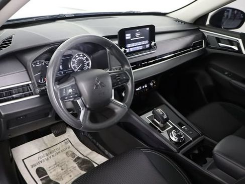 Used 2024 Mitsubishi Outlander ES FWD image 23