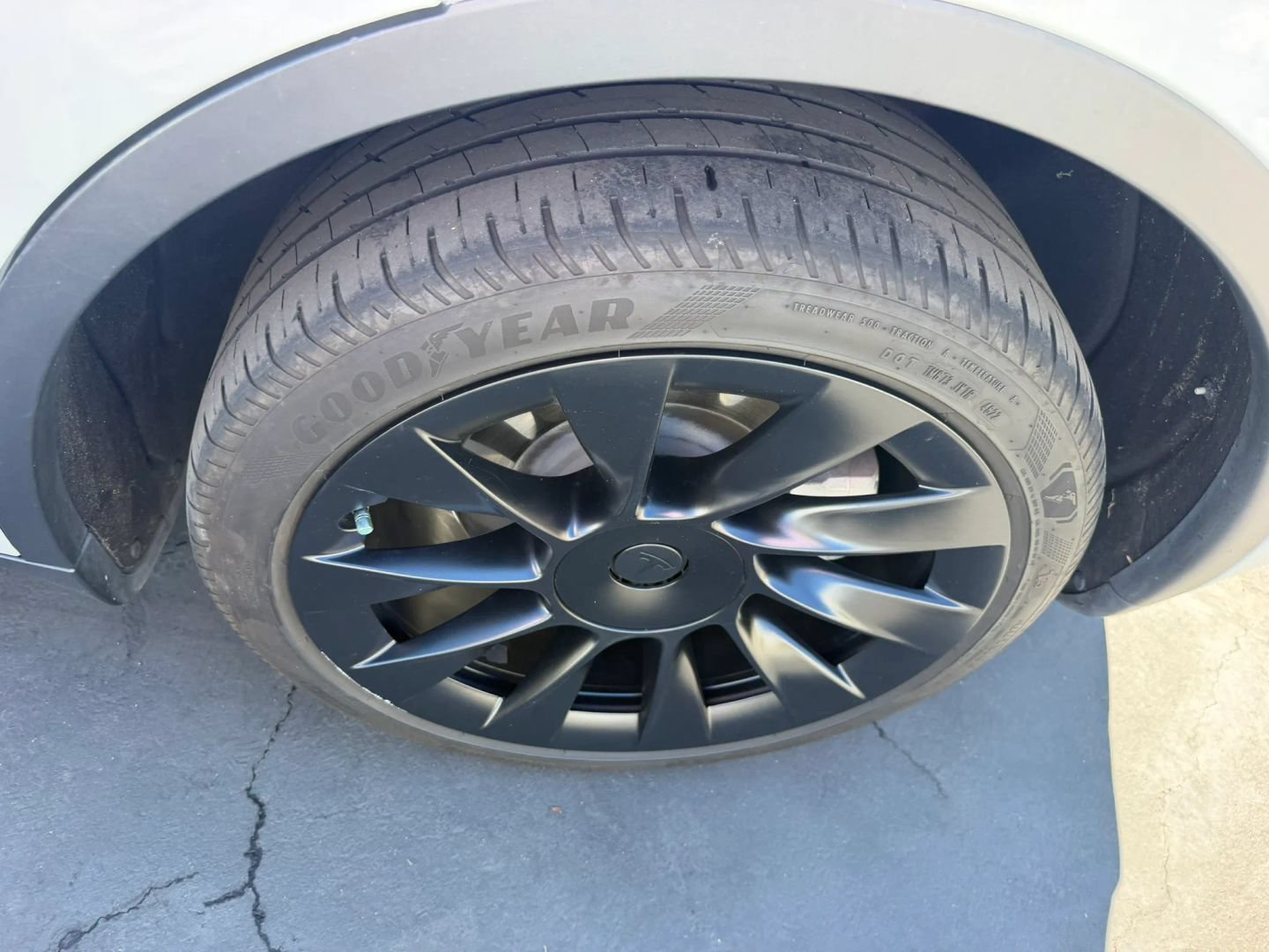 Used 2023 Tesla Model Y AWD image 33