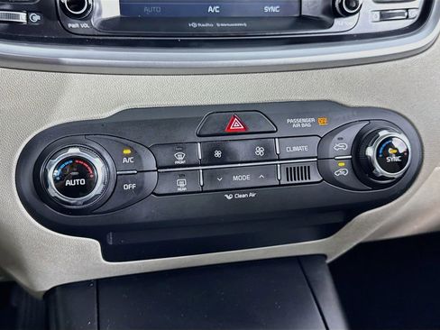 Used 2018 Kia Sorento AWD image 21