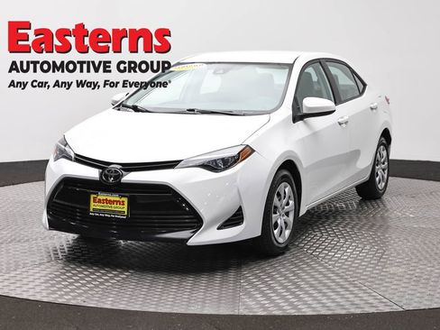 Used 2019 Toyota Corolla LE FWD image 1