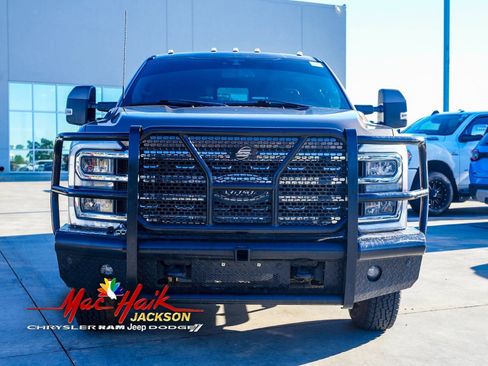 Used 2023 Ford F350 Lariat image 5