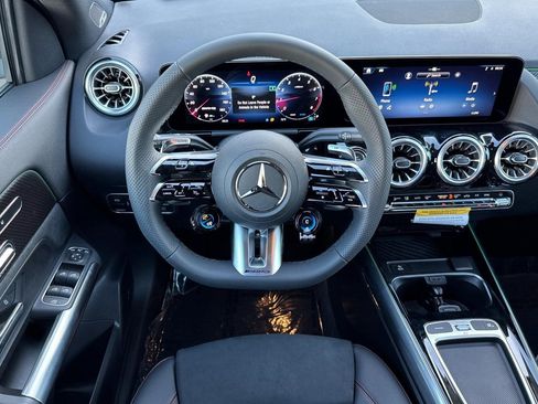 New 2026 Mercedes-Benz GLA 35 AMG 4MATIC image 4