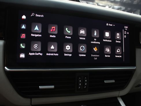 Used 2023 Porsche Cayenne Platinum Edition image 68