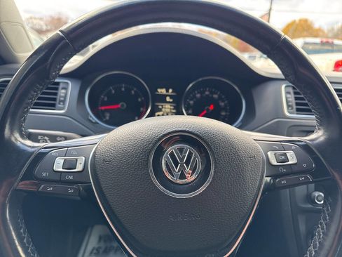 Used 2015 Volkswagen Jetta Sport image 33