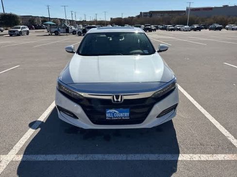 Used 2018 Honda Accord Touring image 8