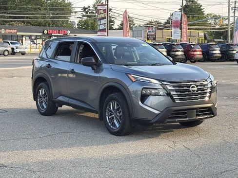 Used 2025 Nissan Rogue S AWD/4WD image 1
