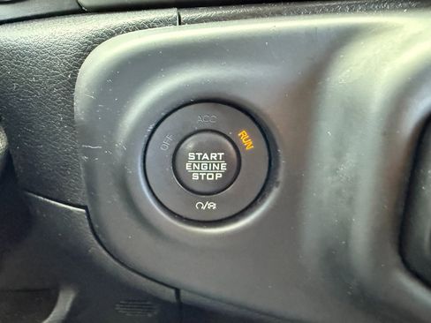 Used 2018 Jeep Wrangler Unlimited Sahara w/ Dual Top Group image 35