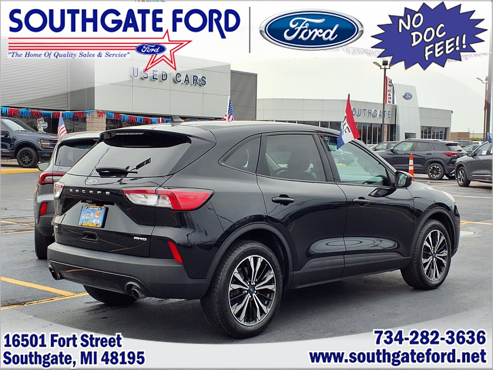 Used 2021 Ford Escape SE w/ SE Sport Appearance Package AWD/4WD image 2
