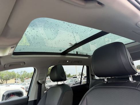 Used 2019 Volkswagen Tiguan SE w/ Panoramic Sunroof Package FWD image 21