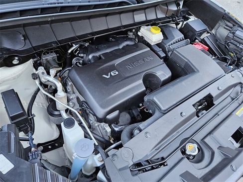 Used 2022 Nissan Pathfinder SV w/ SV Premium Package image 18