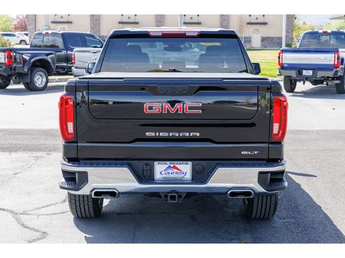 Used 2022 GMC Sierra 1500 SLT AWD/4WD image 4