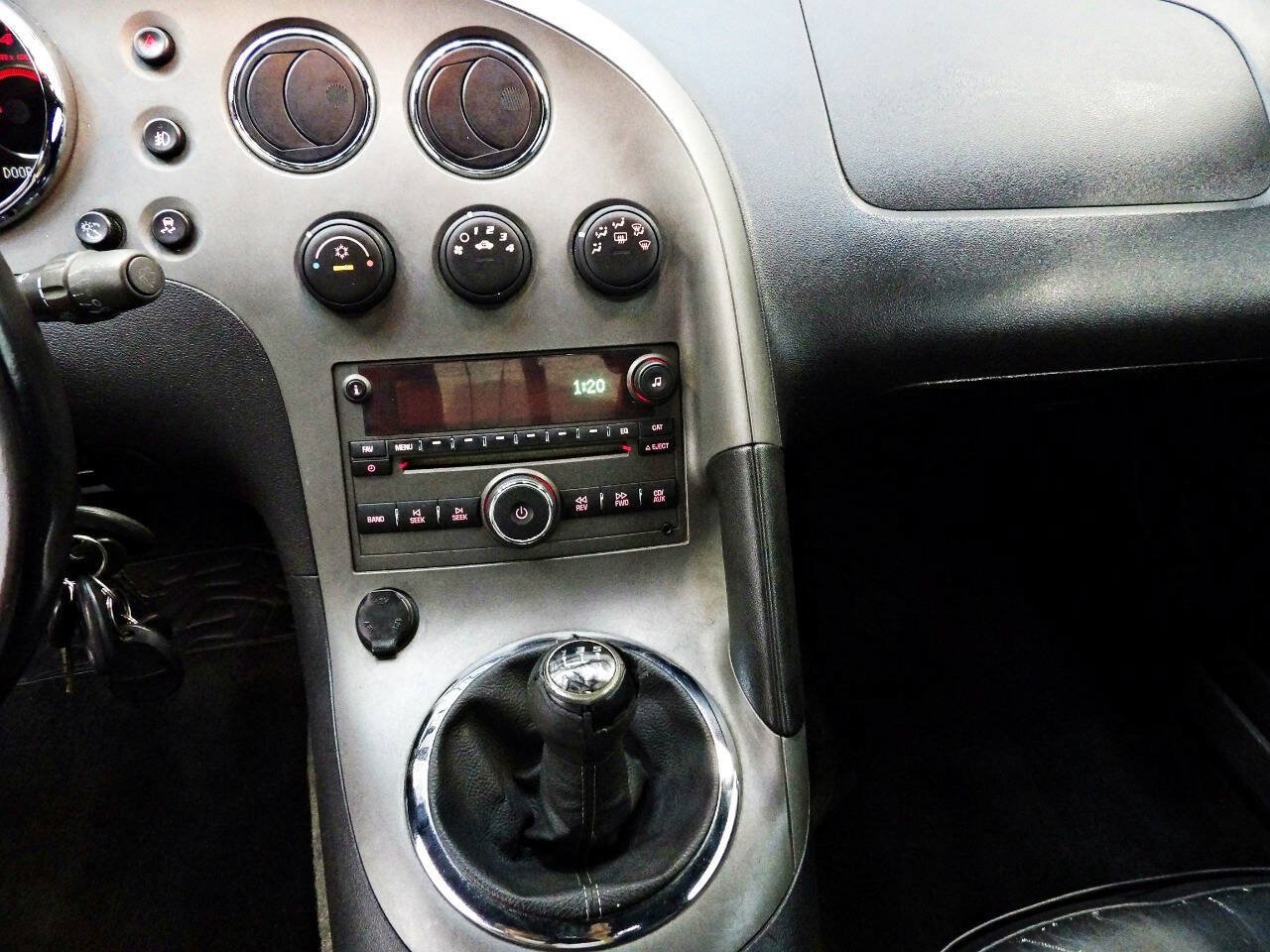 Used 2008 Pontiac Solstice GXP w/ Premium Package RWD image 15