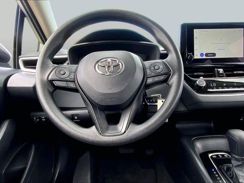 Used 2025 Toyota Corolla LE FWD image 6