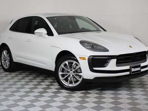 Certified 2026 Porsche Macan AWD/4WD image 9