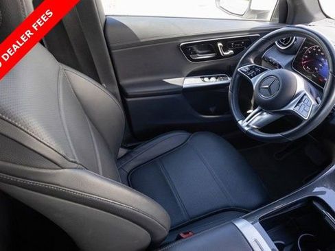 Used 2024 Mercedes-Benz GLC 300 4MATIC image 23