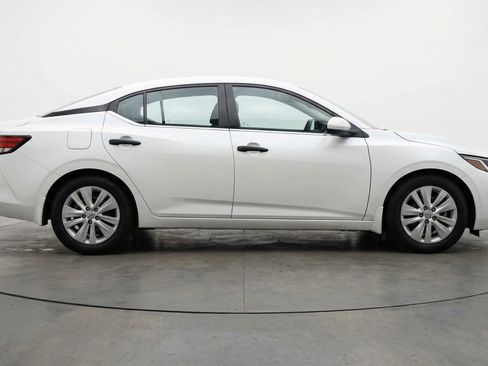Used 2025 Nissan Sentra S FWD image 11