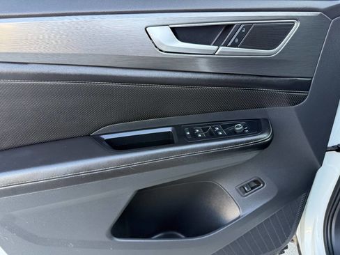 Used 2025 Volkswagen Atlas Cross Sport SE image 31