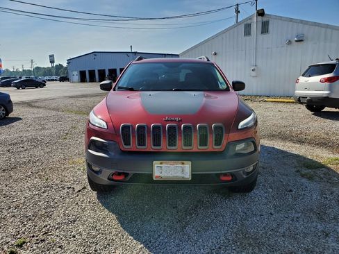 Used 2015 Jeep Cherokee Trailhawk w/ Cold Weather Group AWD/4WD image 10