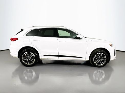 Used 2025 Audi Q5 Premium w/ Convenience Package AWD/4WD image 4