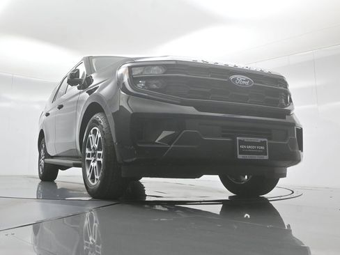 New 2025 Ford Expedition Active image 52