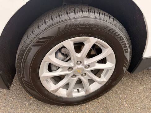 Used 2021 Chevrolet Equinox LT w/ LPO, Floor Liner Package image 5