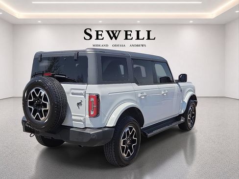 Used 2025 Ford Bronco Outer Banks AWD/4WD image 4