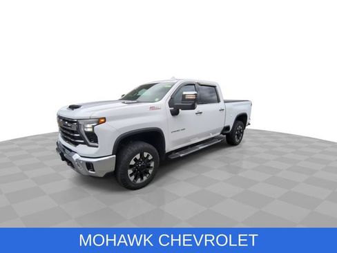 Used 2024 Chevrolet Silverado 2500 LTZ w/ LTZ Convenience Package AWD/4WD image 4