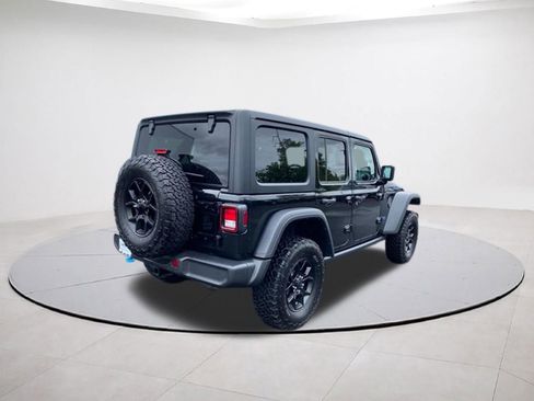 Used 2024 Jeep Wrangler Unlimited AWD/4WD image 6