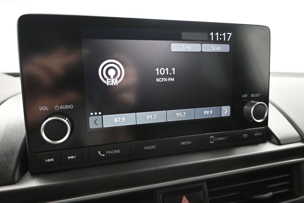 Used 2025 Honda Pilot Sport image 16