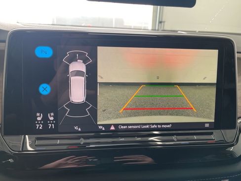 New 2025 Volkswagen Atlas SE image 23