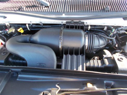 Used 2014 Ford E-250 and Econoline 250 w/ Power Group image 9