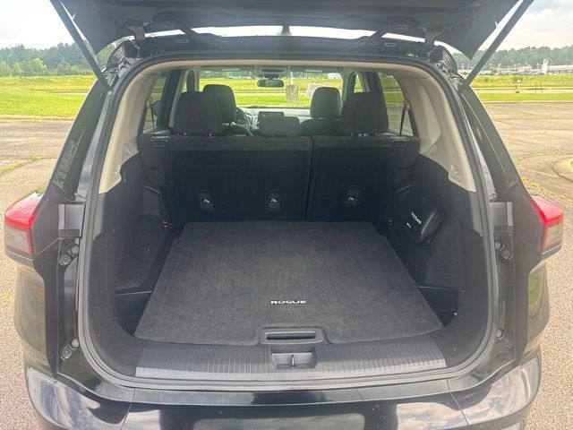 Used 2024 Nissan Rogue S FWD image 9