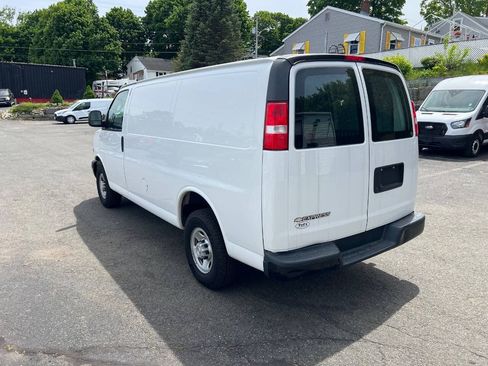 Used 2019 Chevrolet Express 2500 RWD image 10