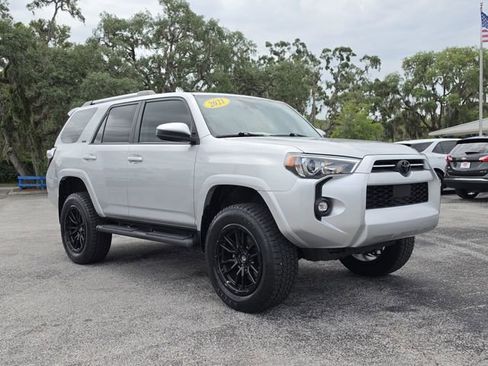 Used 2021 Toyota 4Runner SR5 AWD/4WD image 7