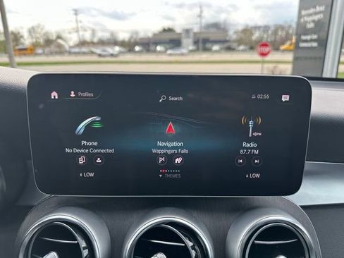 Used 2022 Mercedes-Benz GLC 300 4MATIC image 32