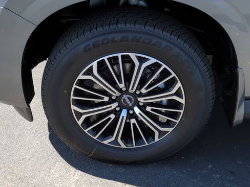 New 2026 Nissan Armada SL w/ Captain's Chari Seat Package image 19