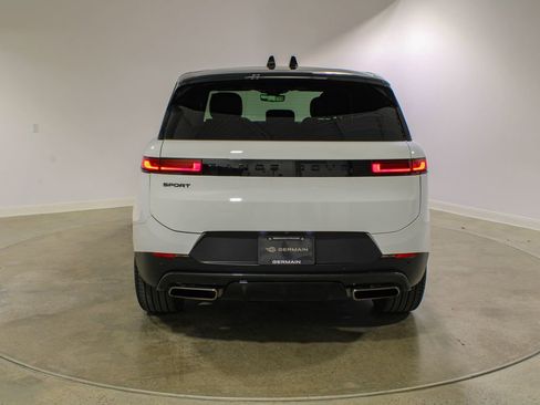 Used 2024 Land Rover Range Rover Sport SE AWD/4WD image 4