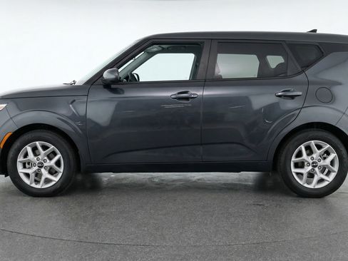 Used 2025 Kia Soul LX w/ LX Technology Package FWD image 5