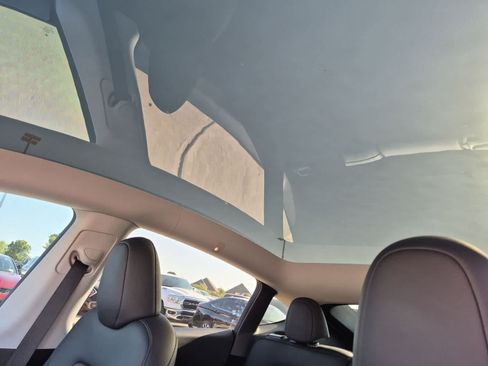 Used 2023 Tesla Model Y Long Range AWD/4WD image 18