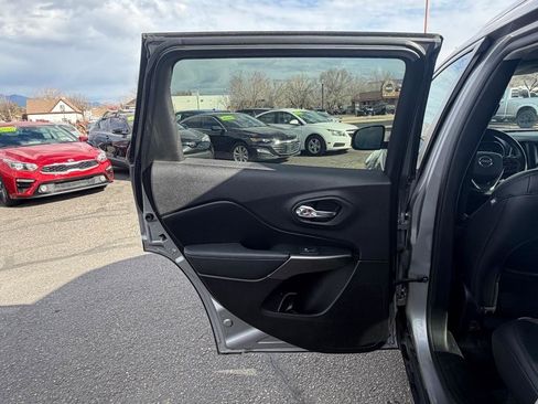 Used 2020 Jeep Cherokee Latitude Plus w/ Cold Weather Group image 24