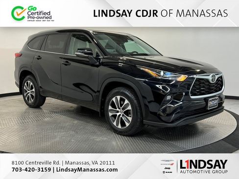 Used 2023 Toyota Highlander XLE image 1