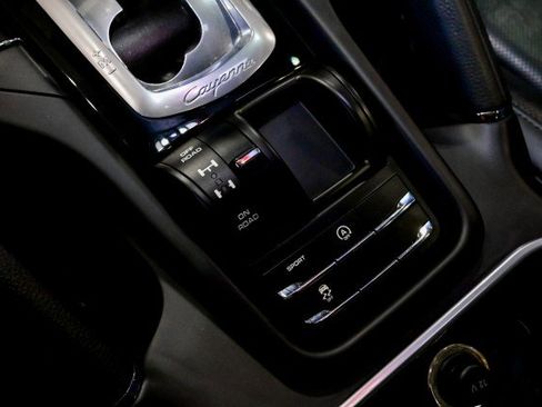 Used 2016 Porsche Cayenne image 45