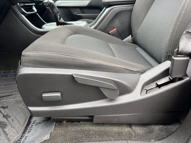 Used 2016 Chevrolet Colorado LT w/ LT Convenience Package AWD/4WD image 12