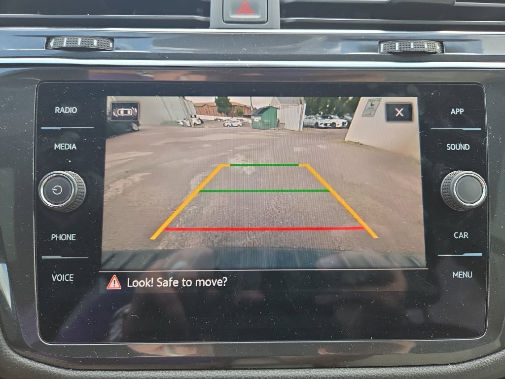 Used 2023 Volkswagen Tiguan SE R-Line FWD image 25