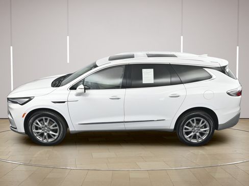 Used 2023 Buick Enclave Essence w/ Experience Buick Package AWD/4WD image 38