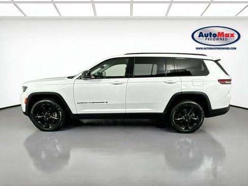 Used 2022 Jeep Grand Cherokee L Limited w/ Black Appearance Package image 9