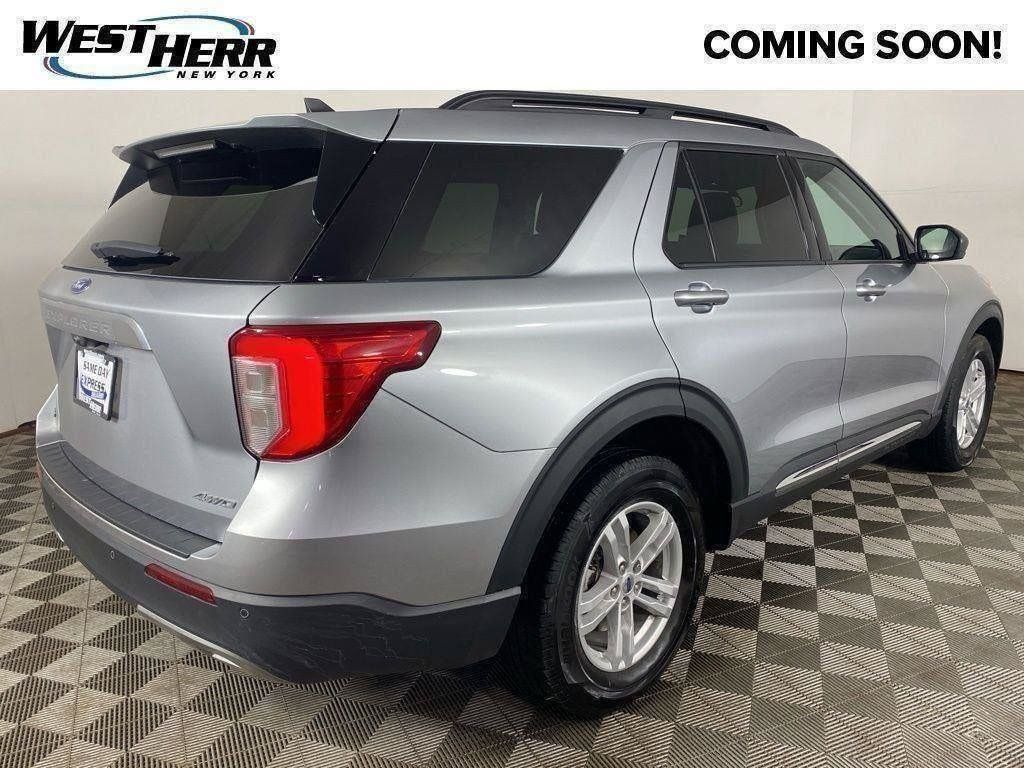 Used 2024 Ford Explorer XLT w/ Equipment Group 202A AWD/4WD image 53