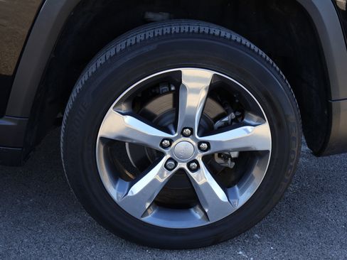 Used 2021 Jeep Grand Cherokee L Limited w/ Luxury Tech Group II image 45